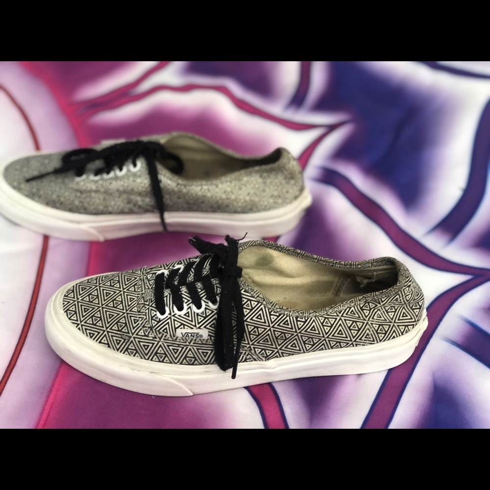 Vans - Picture 2 of 6